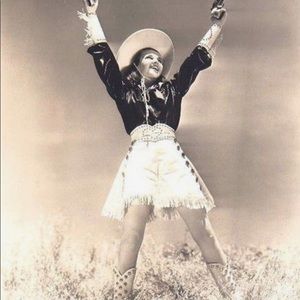 Meet your Posher, Beverly